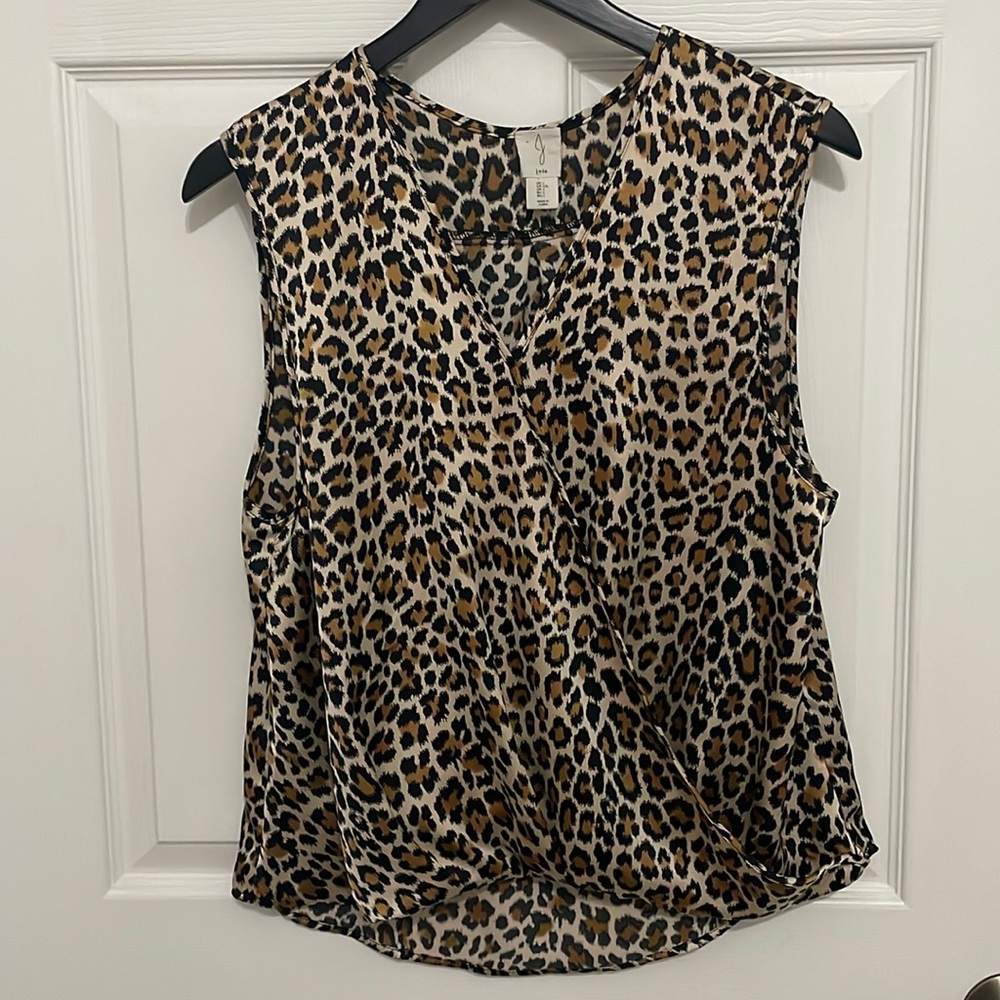 Joie women’s Animal Print vneck Sleeveless Blouse